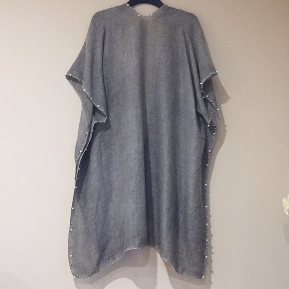 Beautiful Top - Picture 5 of 6